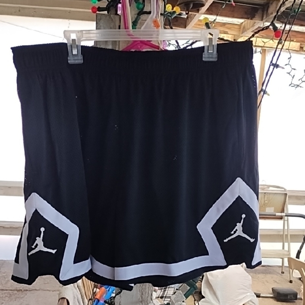 Jordan Women's Black Loose Fit 1X Shorts